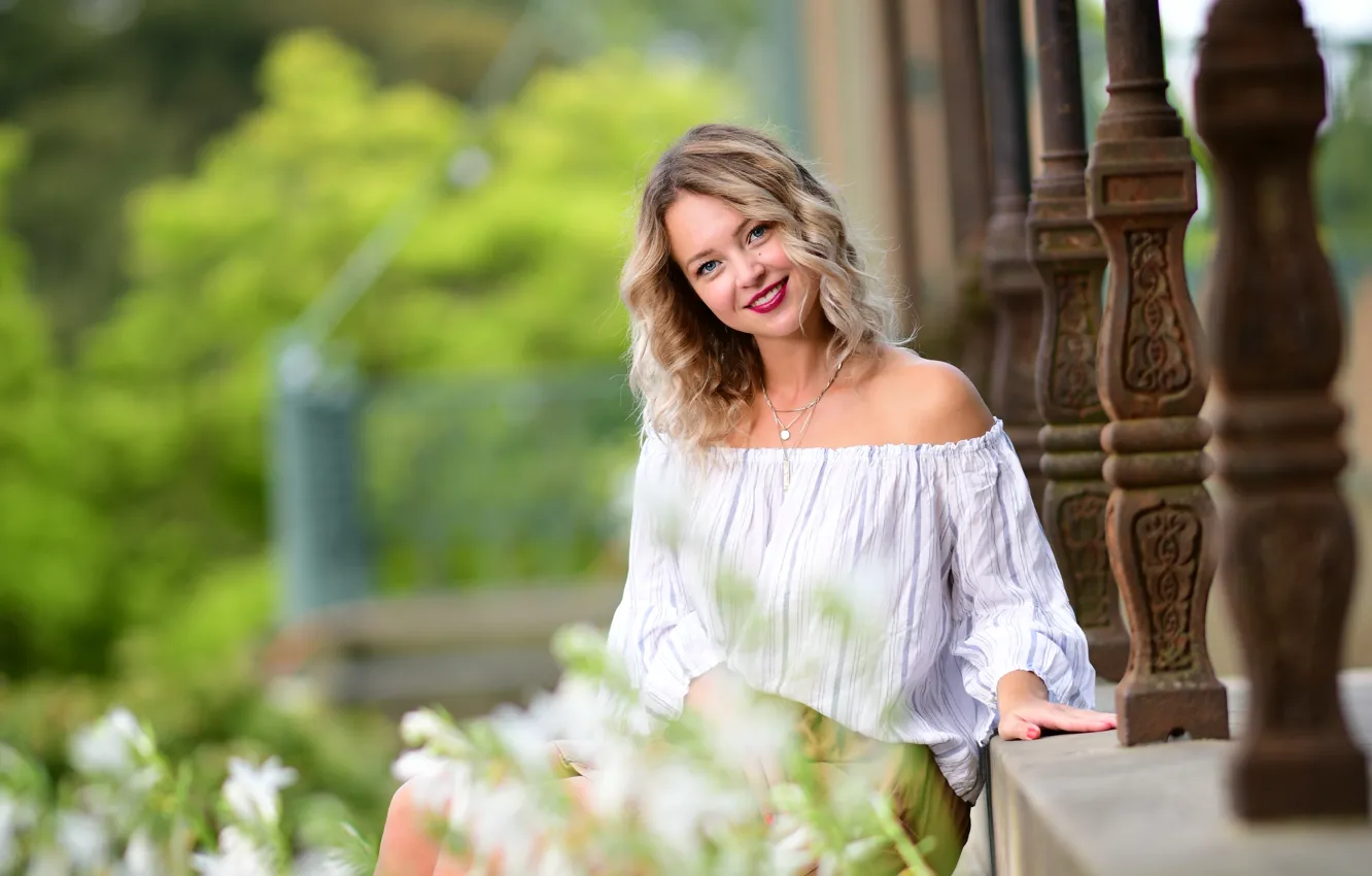 Photo wallpaper look, girl, smile, Selina