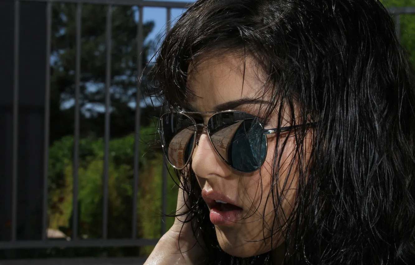 Photo wallpaper face, model, brunette, glasses, Sunny Leone