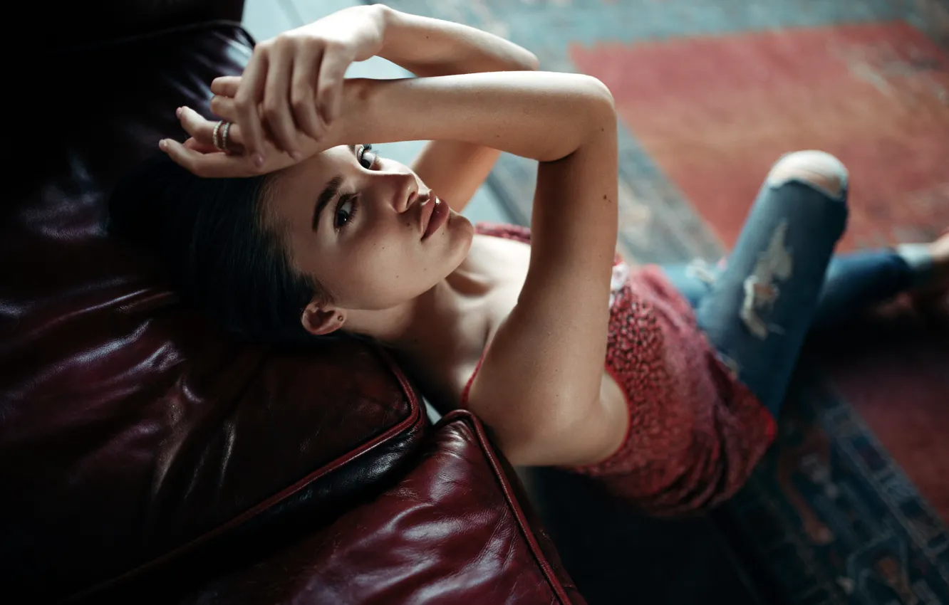 Photo wallpaper look, pose, sofa, model, portrait, jeans, makeup, Mike
