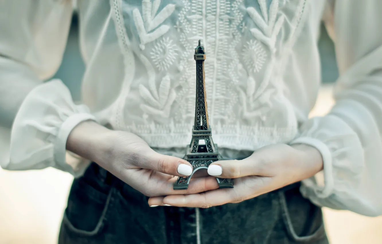 Photo wallpaper tower, hands, nails, Eiffel, figure