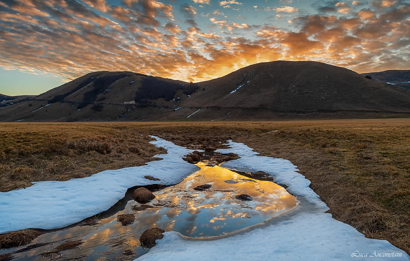 Photo wallpaper clouds, snow, mountains, valley, Anconetani Luca, Last lights at Castelluccio