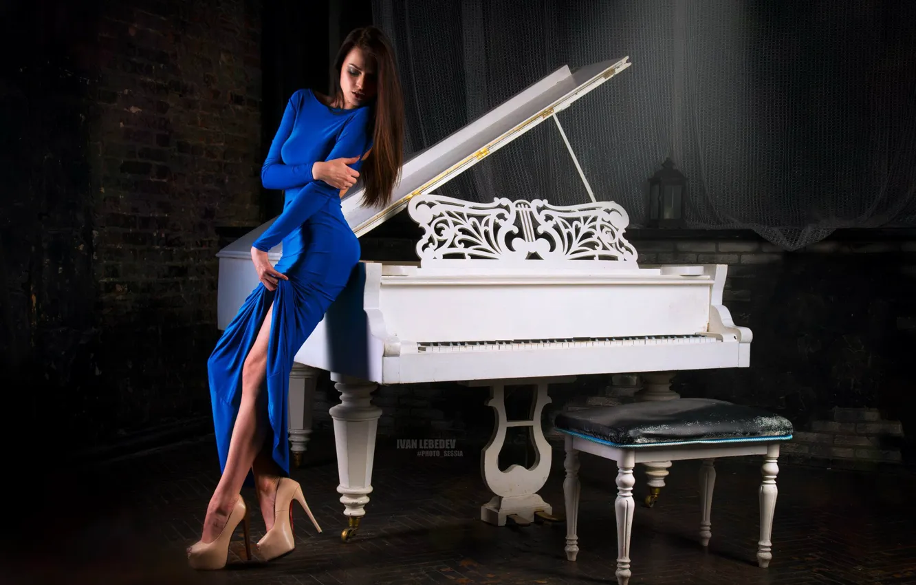 Photo wallpaper girl, pose, photo, figure, piano, heels, legs, beauty