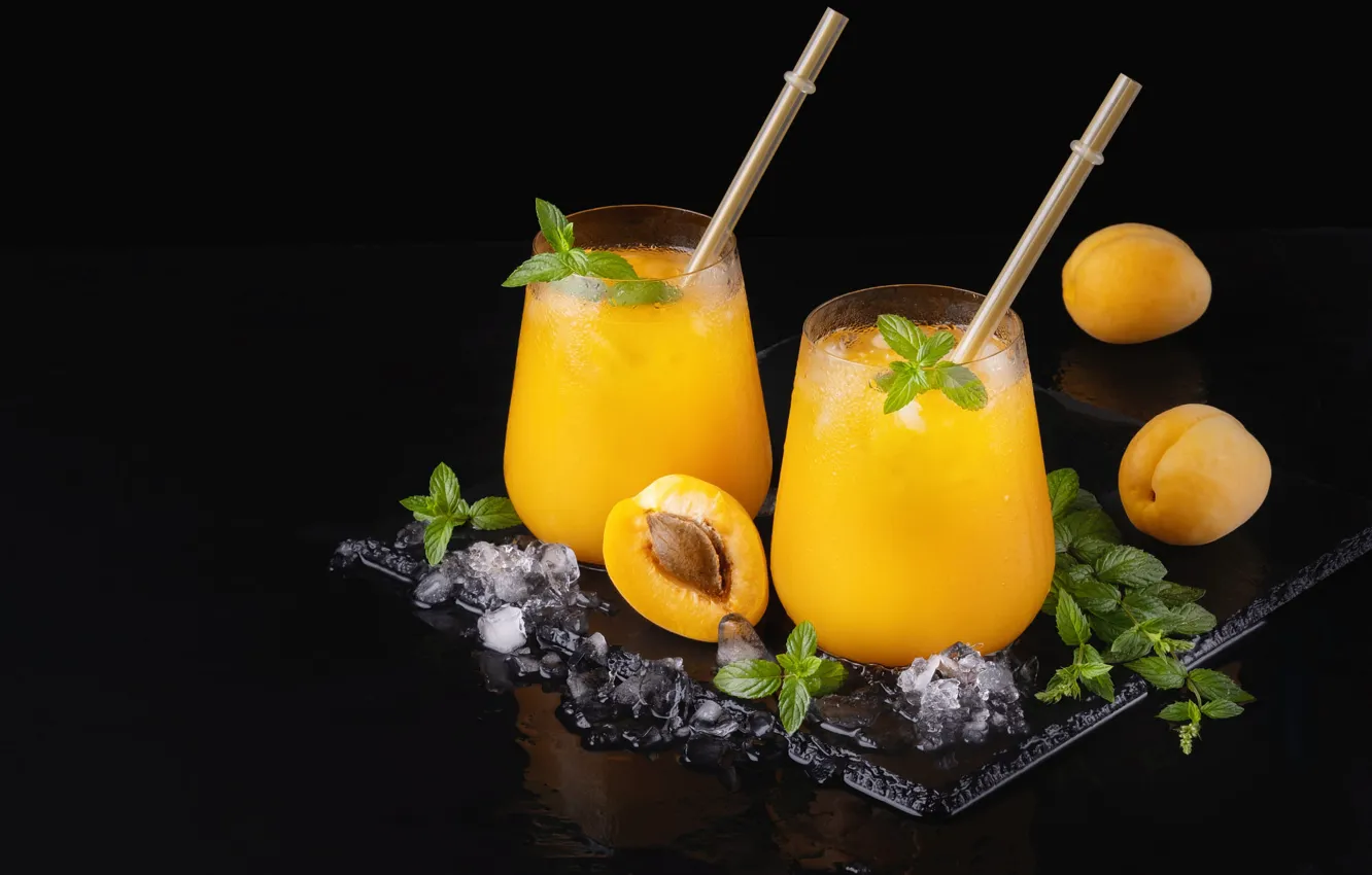 Photo wallpaper glass, juice, cocktail, black background, apricots