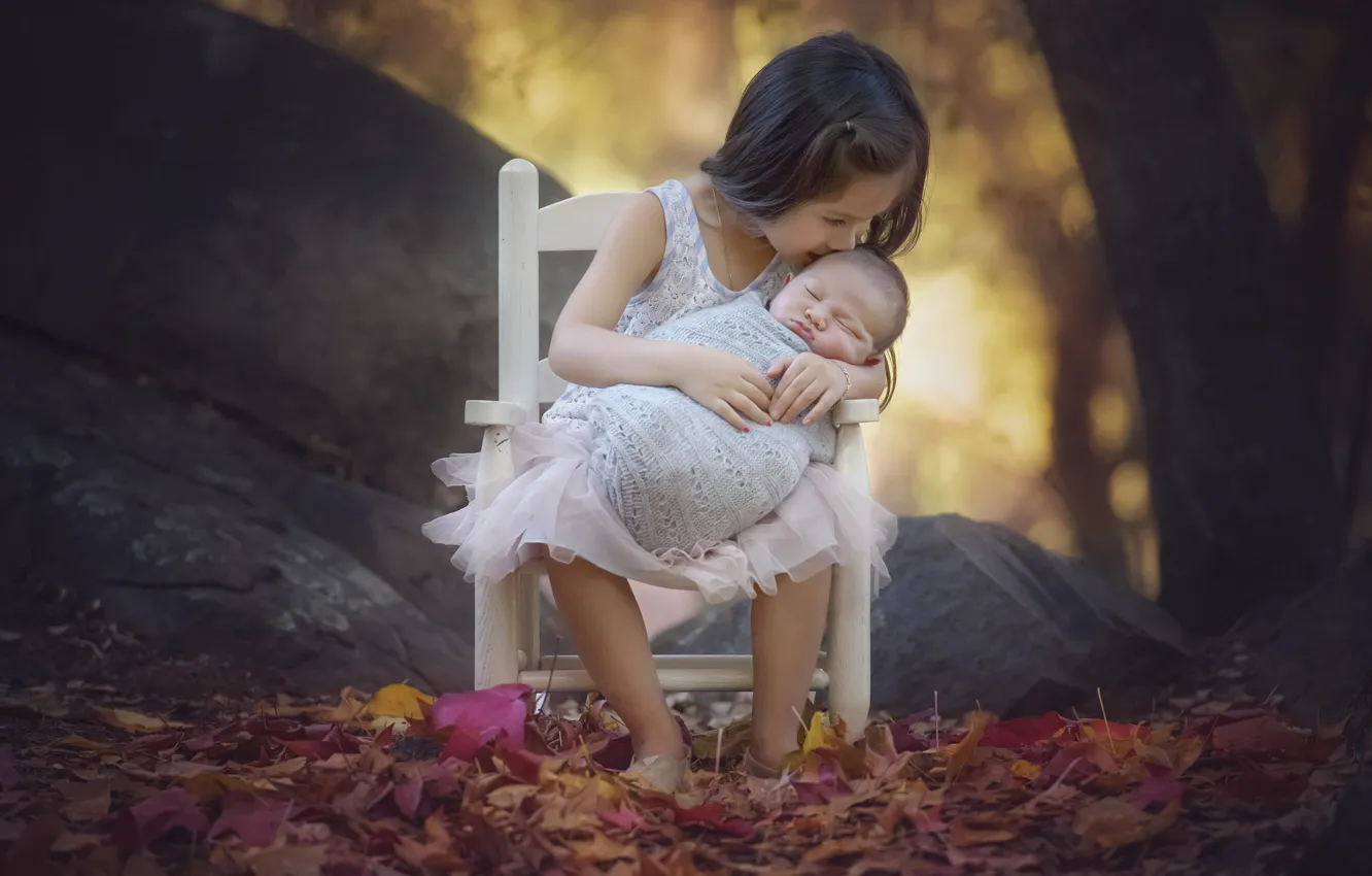 Photo wallpaper autumn, leaves, trees, nature, children, stones, kiss, chair