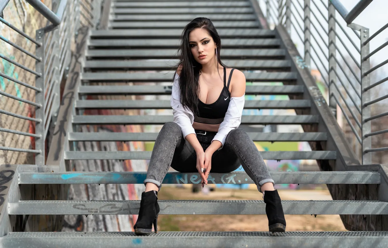 Photo wallpaper look, pose, hair, jeans, brunette, ladder, neckline, steps, topic, beauty, Sara