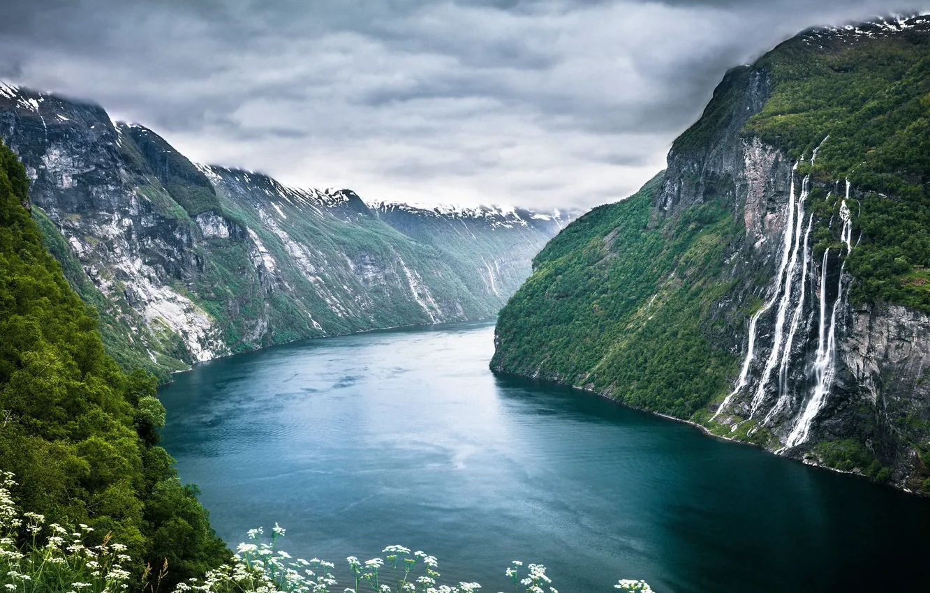 Photo wallpaper landscape, Norway, GEIRANGERFJORDEN, Møre and Romsdal, vegetation, Seven Sisters Waterfall, Seven Sisters, Stranda