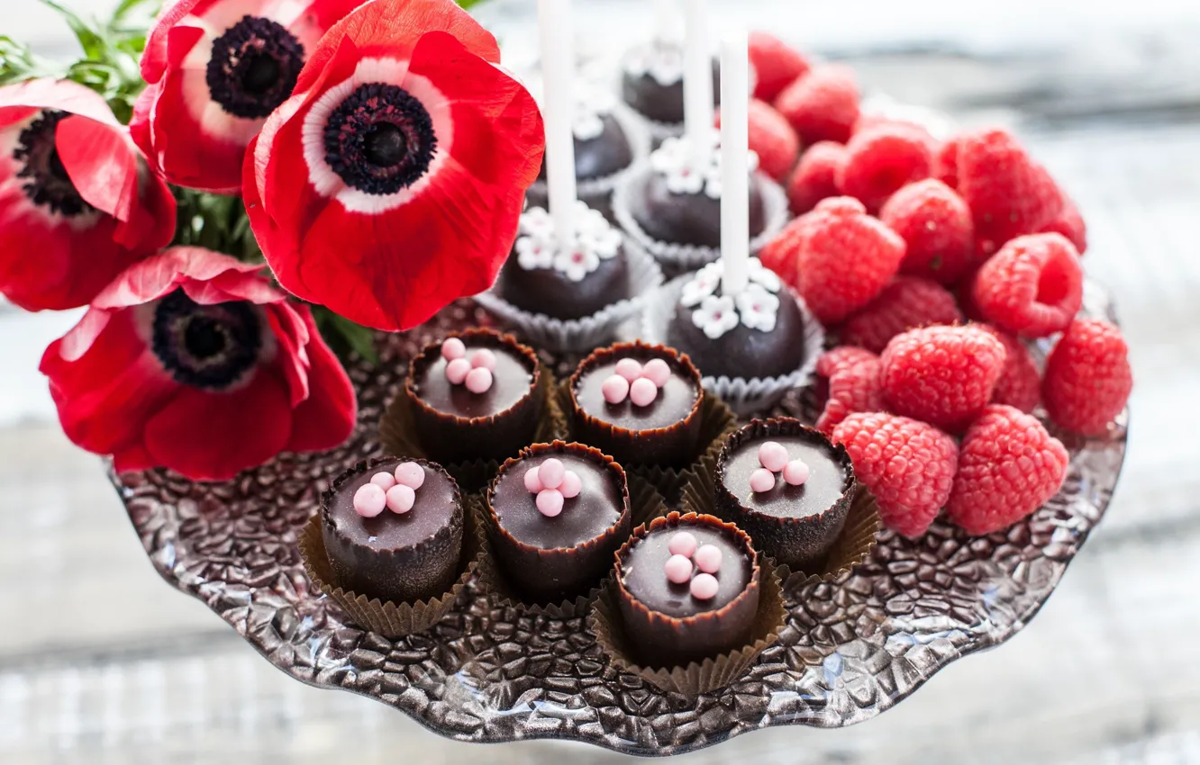 Photo wallpaper flowers, berries, raspberry, Maki, chocolate, candy, dessert, sweet