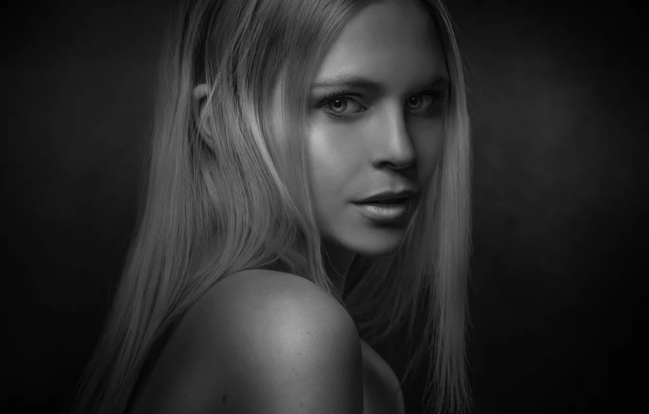 Photo wallpaper portrait, Nina, Joachim Bergauer, b & W photograph