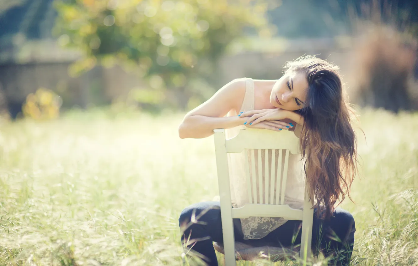 Photo wallpaper hair, chair, sunlight, Susan Noguera