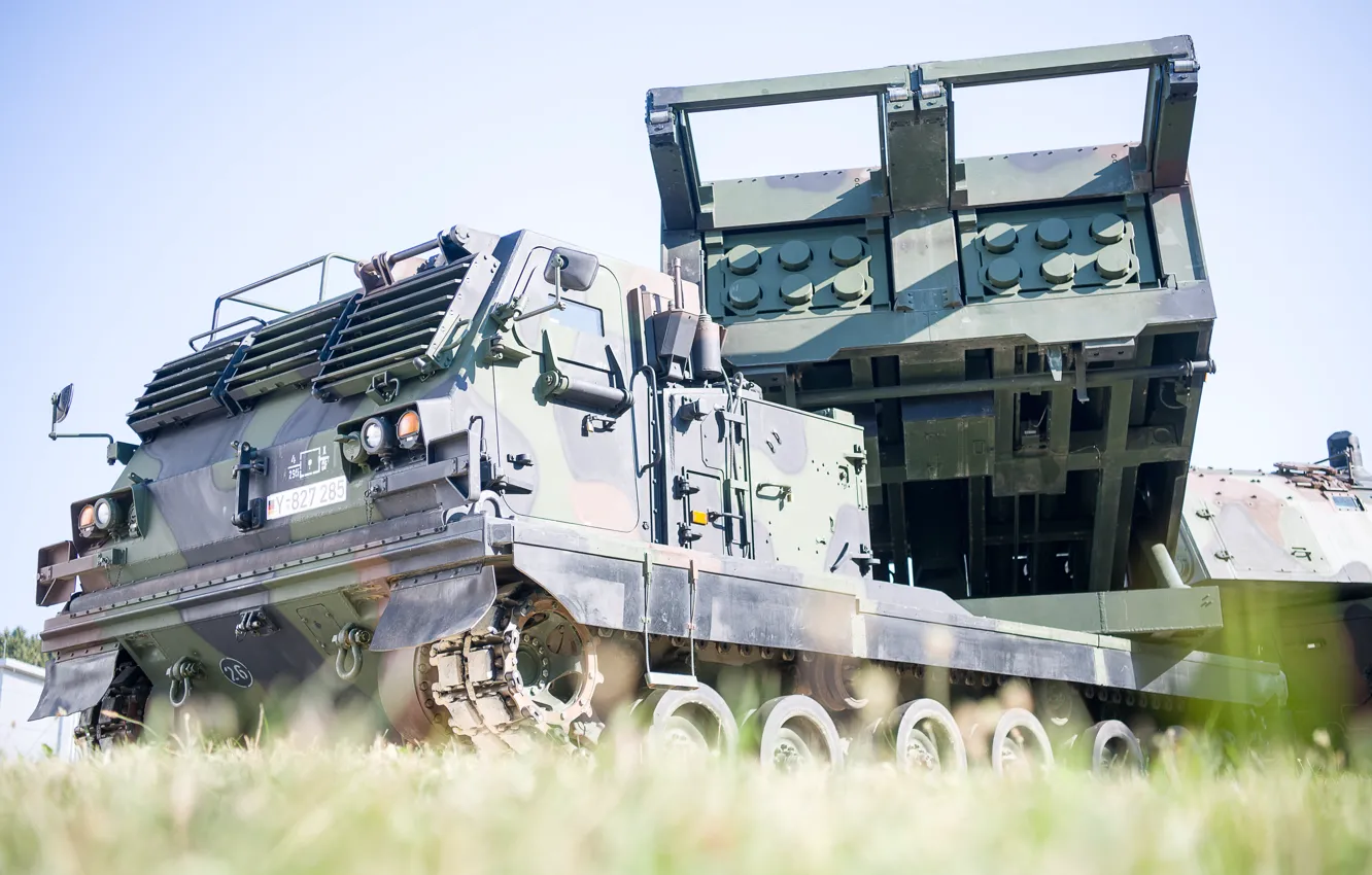 Photo wallpaper Germany, Germany, MLRS, Armored, Self-propelled multiple launch rocket system, Mars II, Armored self-propelled multiple rocket …