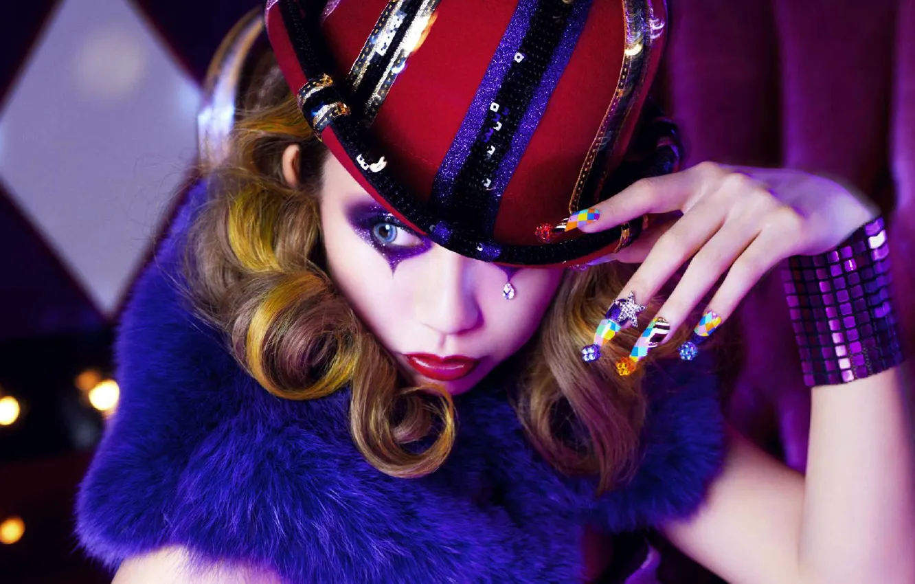 Photo wallpaper hat, fur, manicure, Some Code