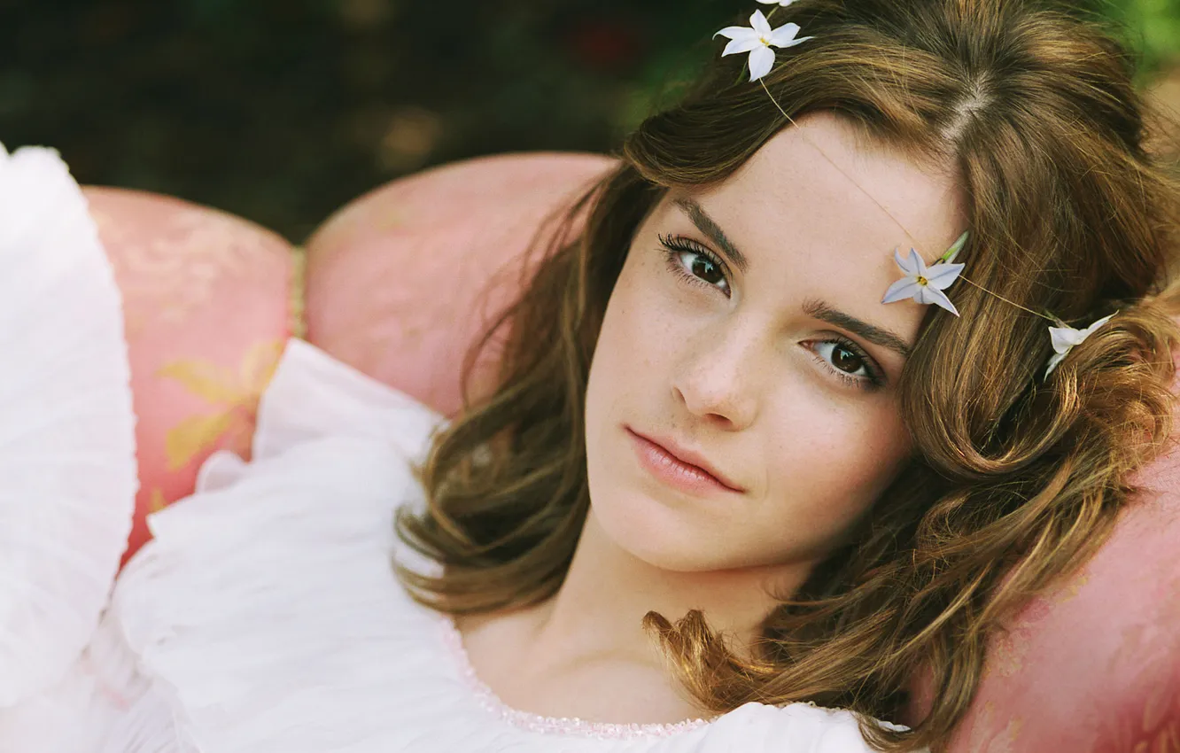 Photo wallpaper look, flowers, smile, Watson, Emma, Emma, Watson