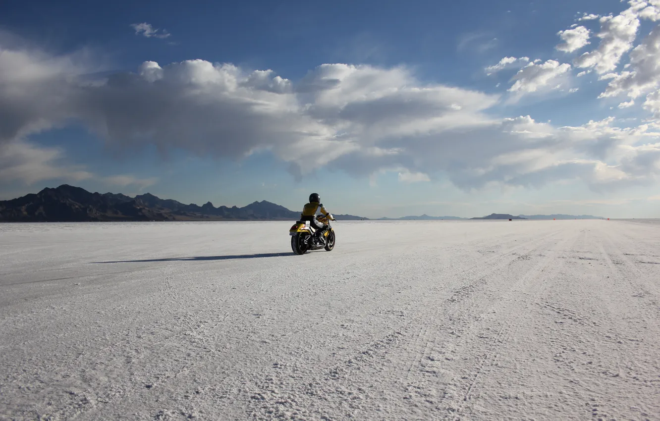 Photo wallpaper desert, mountain, race, usa, utah, bonneville salt flats