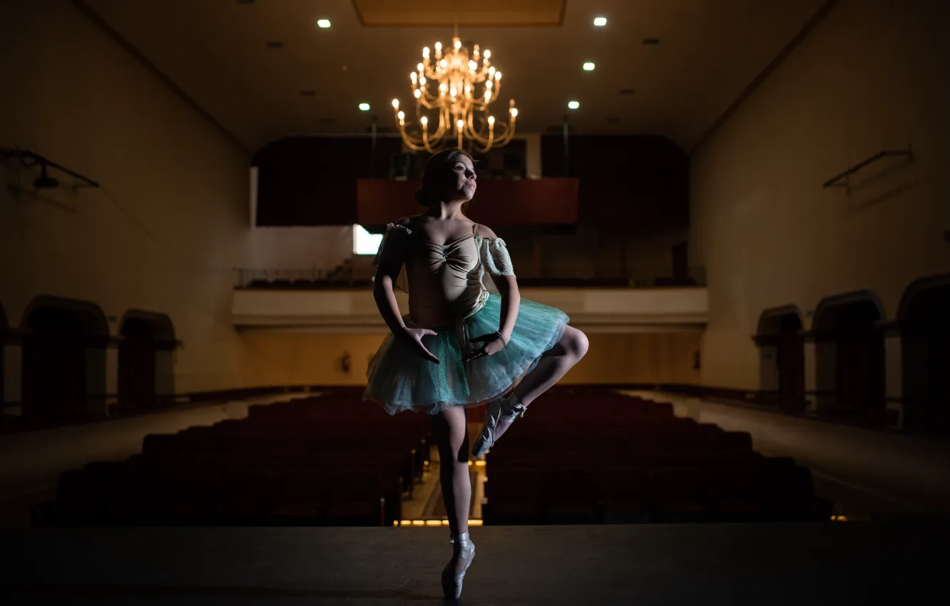 Photo wallpaper girl, dance, Lucia