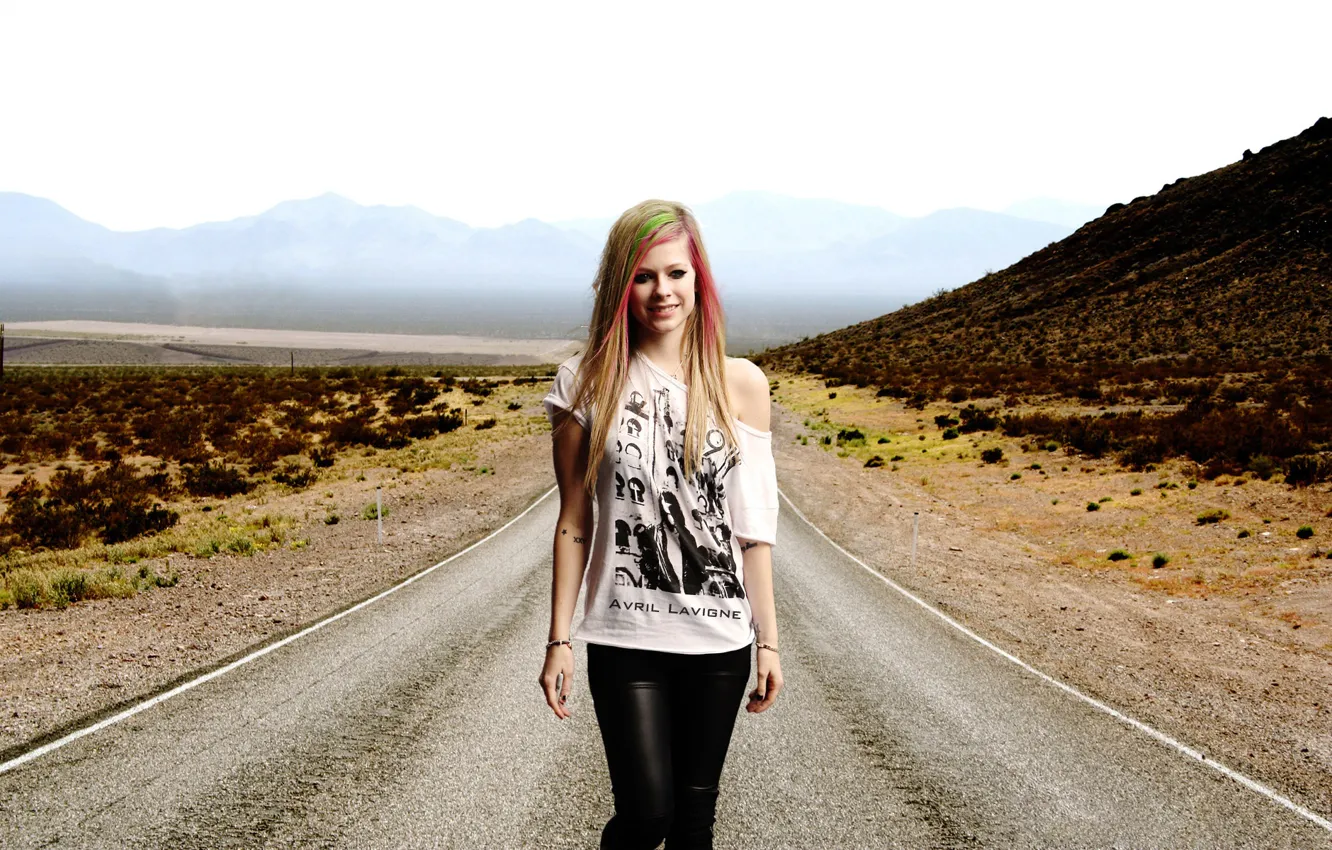 Photo wallpaper road, girl, mountains, music, singer, Avril Lavigne, singer, the long road