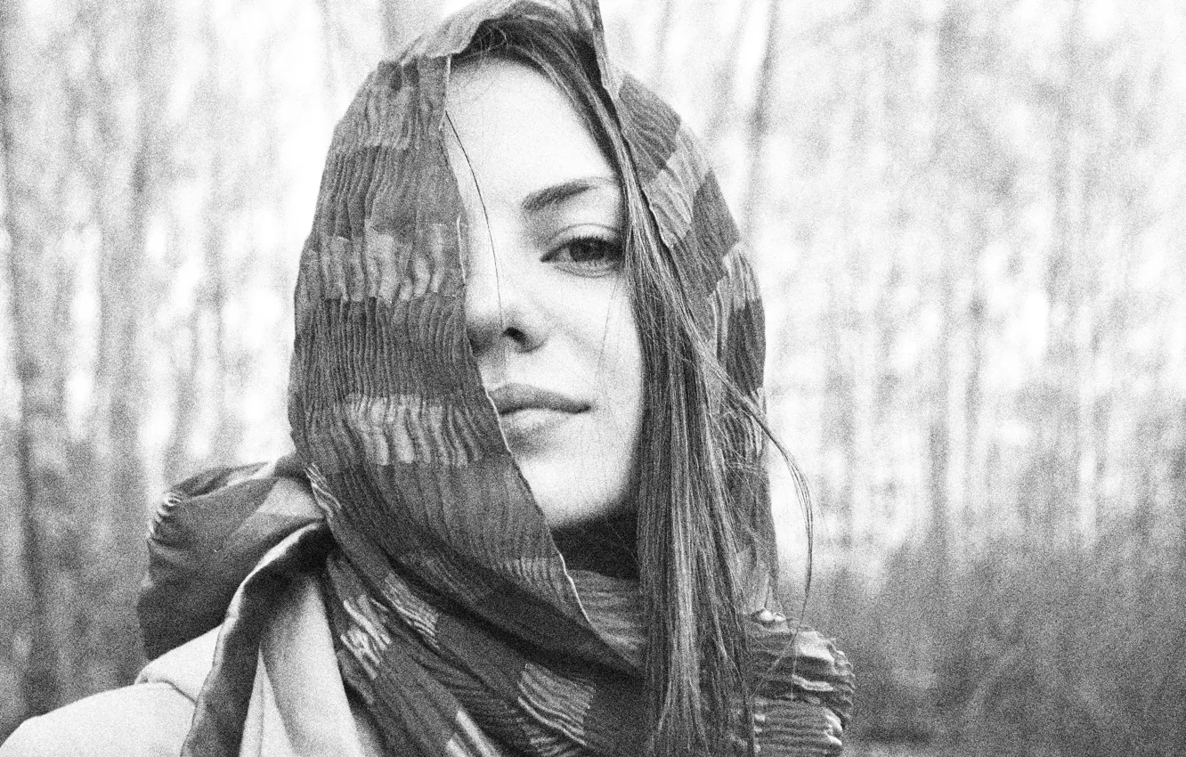 Photo wallpaper girl, black and white, shawl