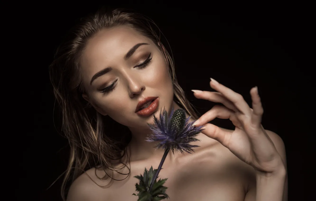 Photo wallpaper flowers, makeup, sponge, Thea Krag, Jan Hammerstad