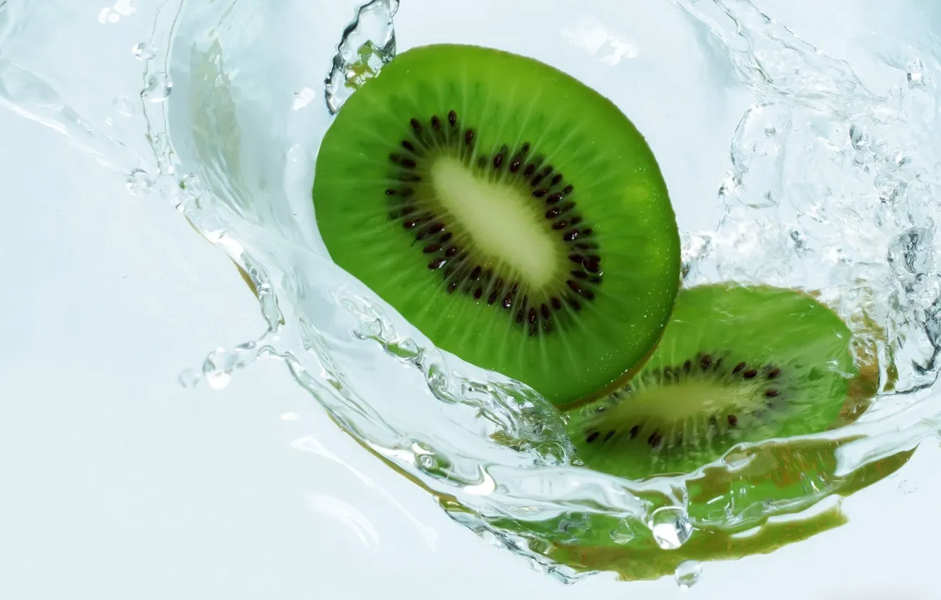 Photo wallpaper water, kiwi, juicy