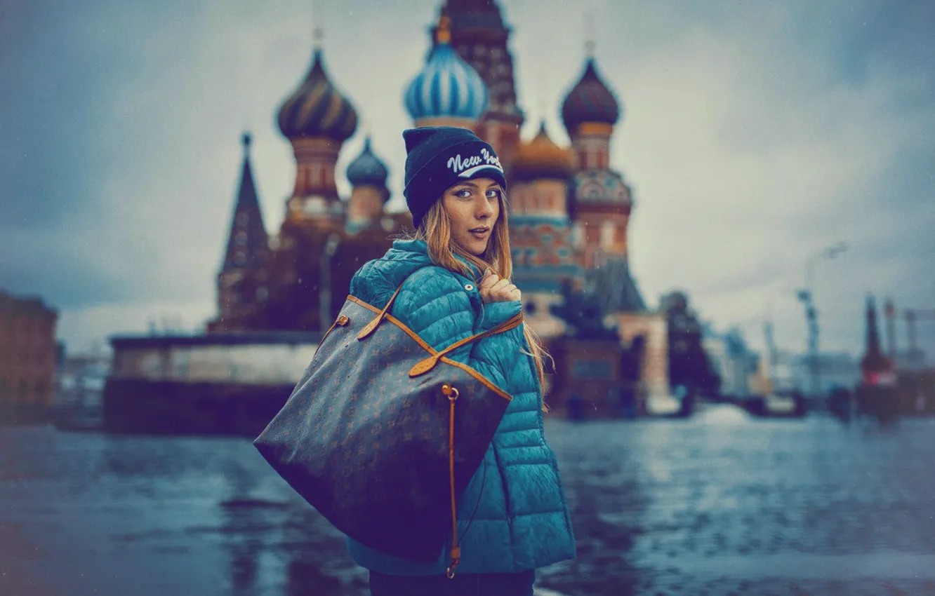 Photo wallpaper the city, blue, street, Girl, Moscow, girl, bag