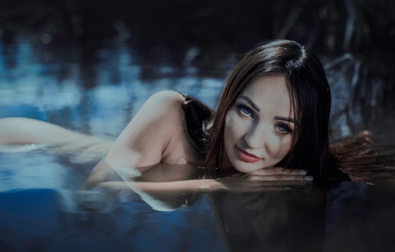 Photo wallpaper water, girl, bathing, nails, pond, manicure, blue eyes