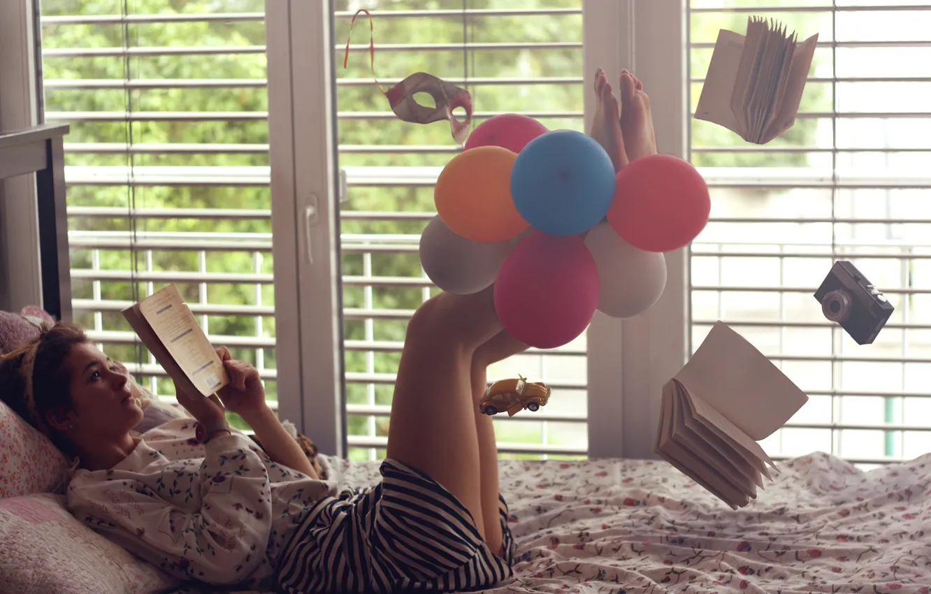 Photo wallpaper girl, book, balloons