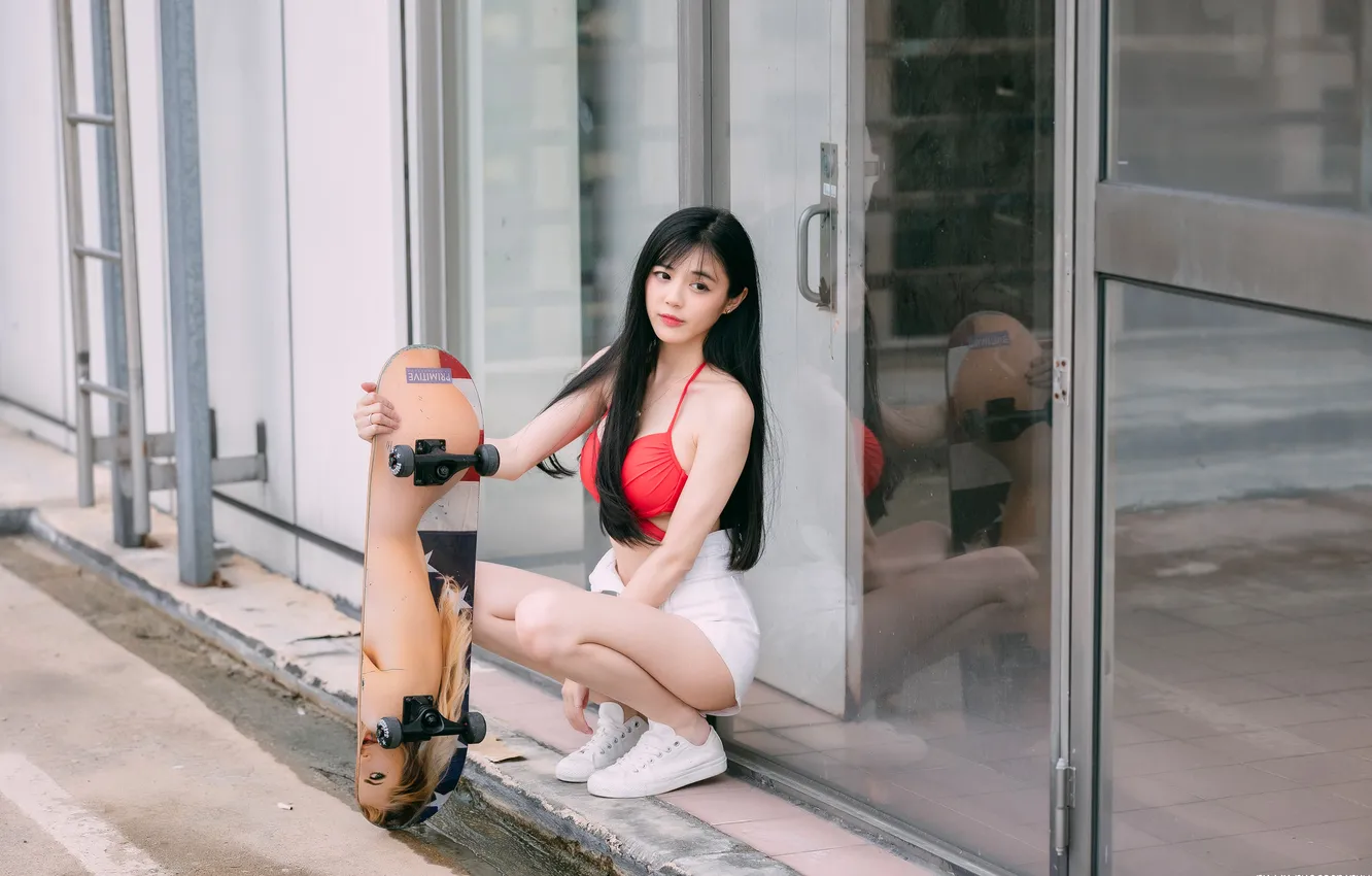 Photo wallpaper pose, model, shorts, sneakers, portrait, makeup, figure, brunette