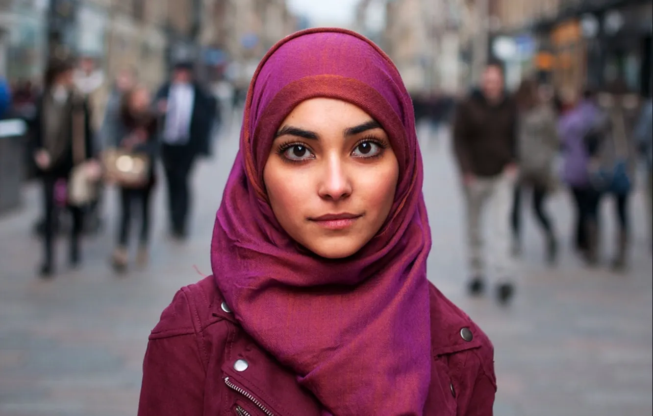 Photo wallpaper girl, street, people, muslim