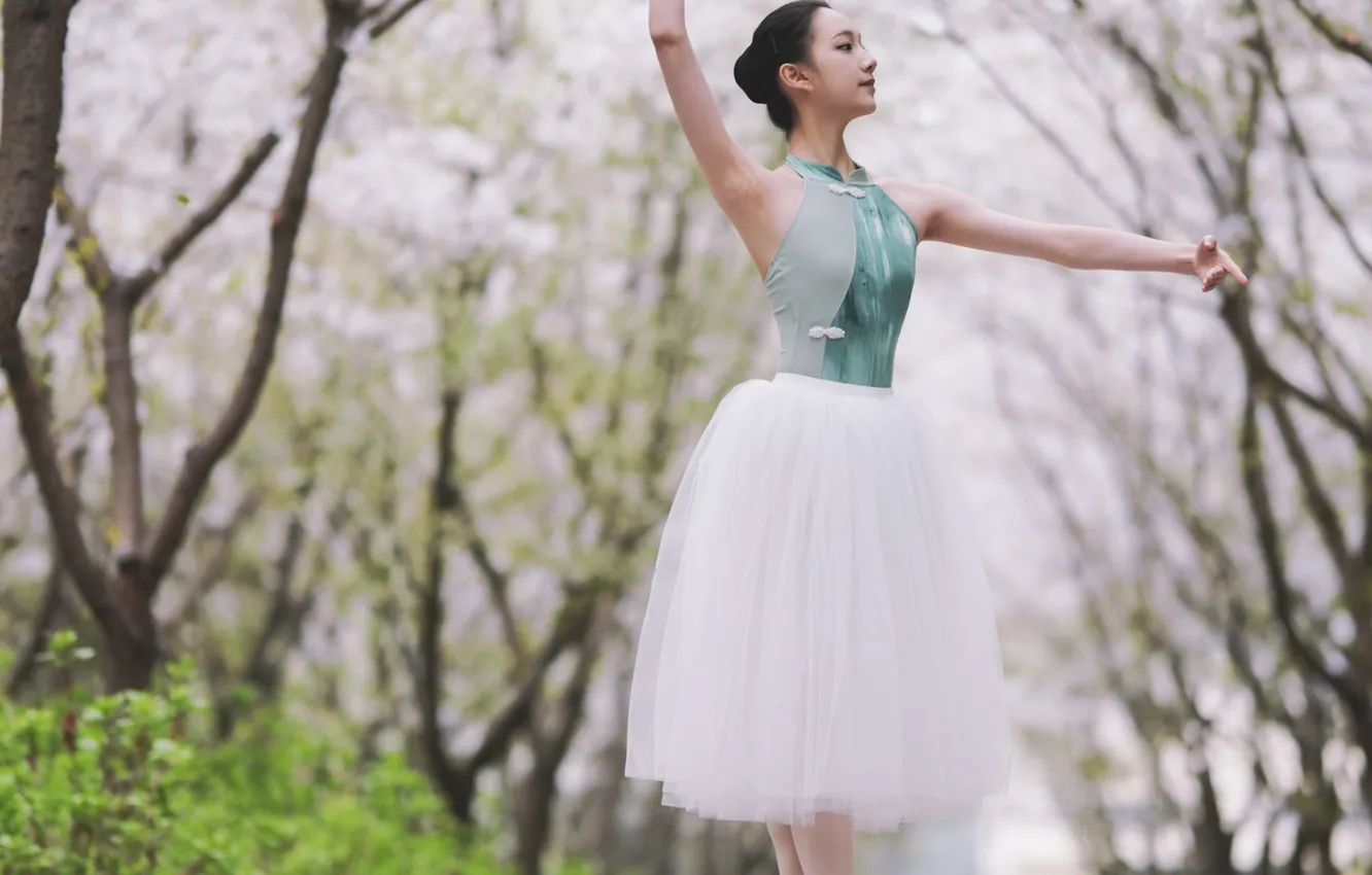 Photo wallpaper trees, woman, flowers, beautiful, model, street, pretty, dance