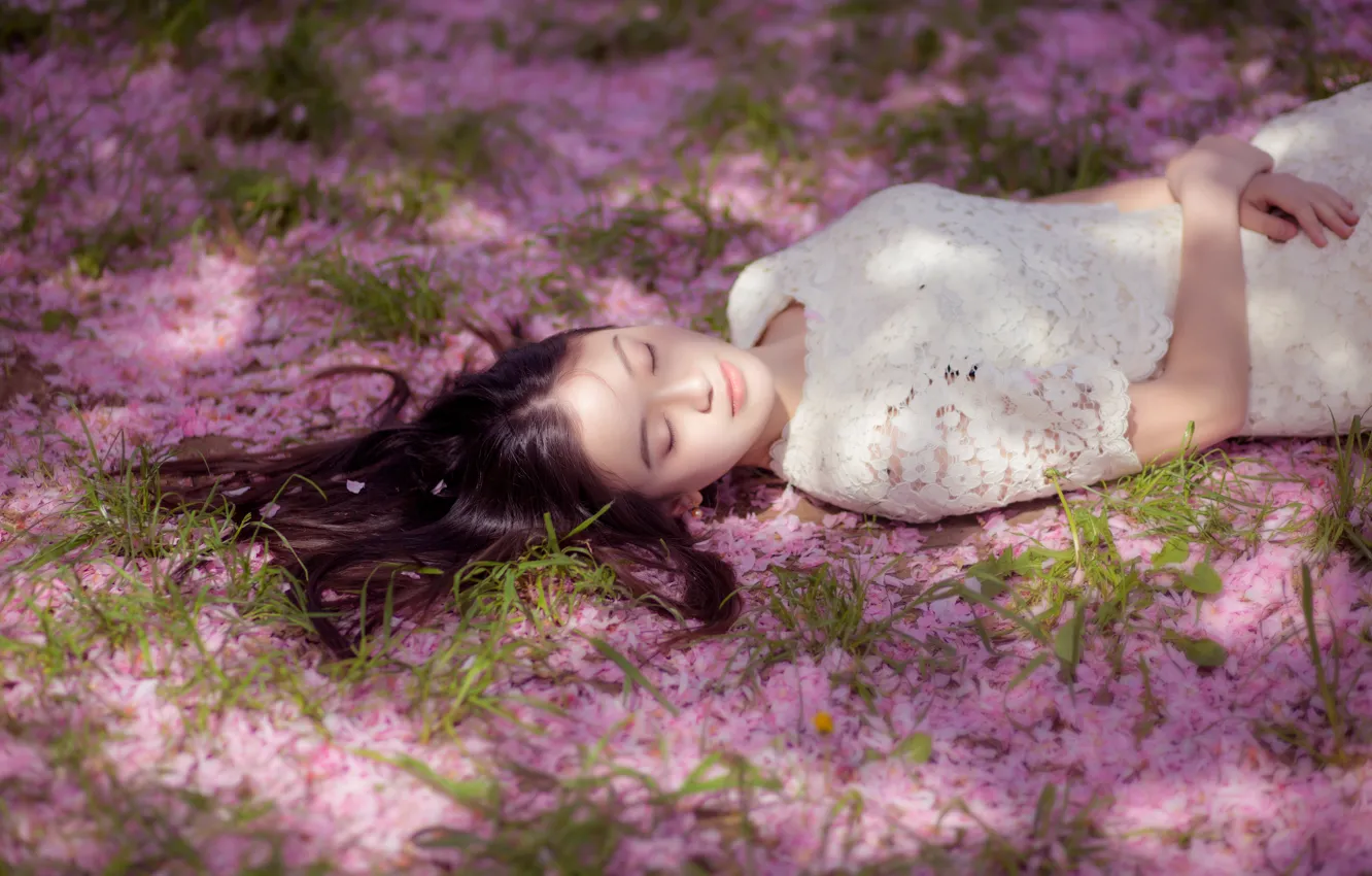 Photo wallpaper girl, light, flowers, face, youth, glade, sleep, spring