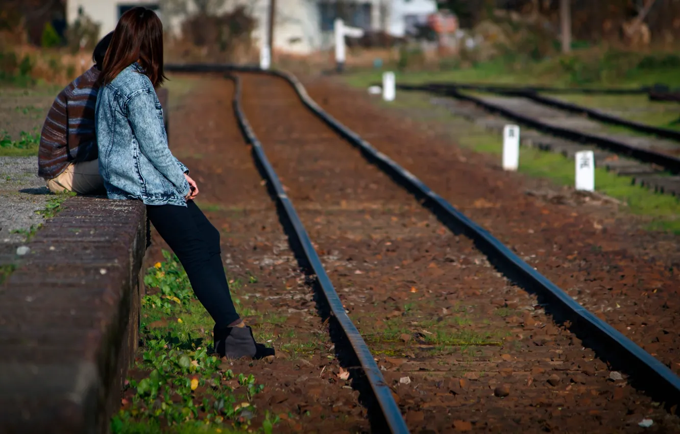 Photo wallpaper girl, rails, the platform
