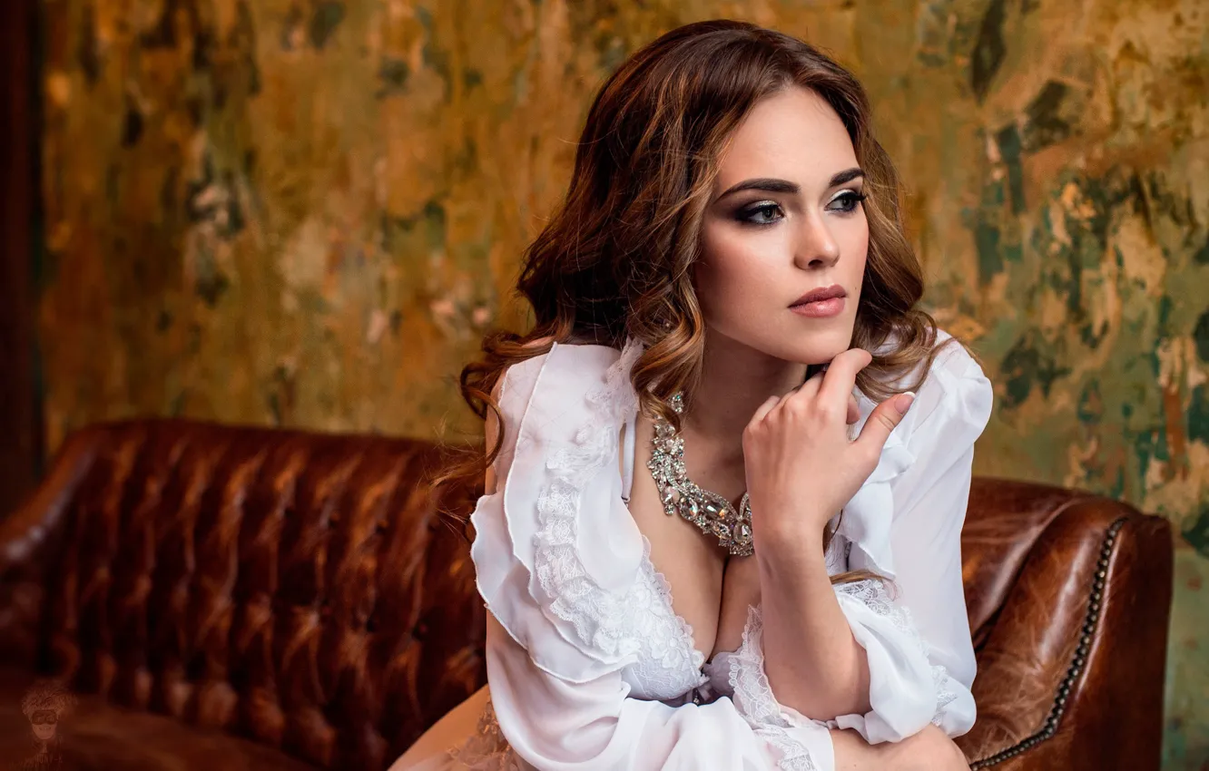 Photo wallpaper girl, sofa, sweetheart, model, portrait, brown hair, beautiful, Greek Muller