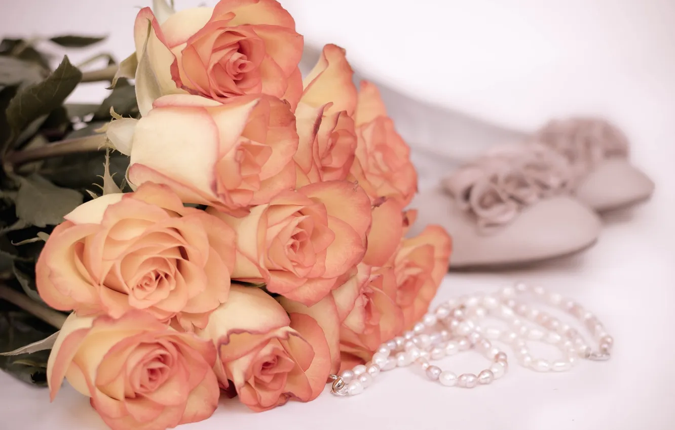 Photo wallpaper tenderness, roses, necklace, shoes, vintage