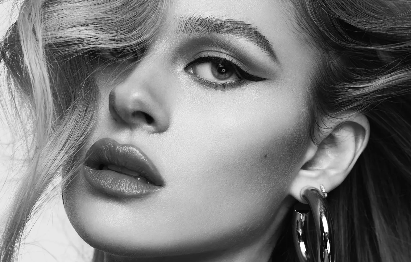 Photo wallpaper look, girl, face, arrows, makeup, black and white, beautiful, Nicola Peltz