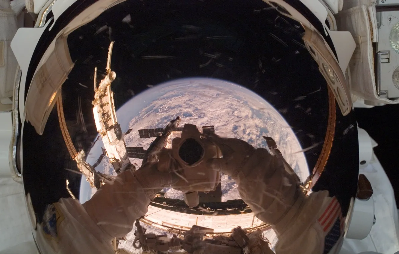 Photo wallpaper reflection, earth, planet, astronaut