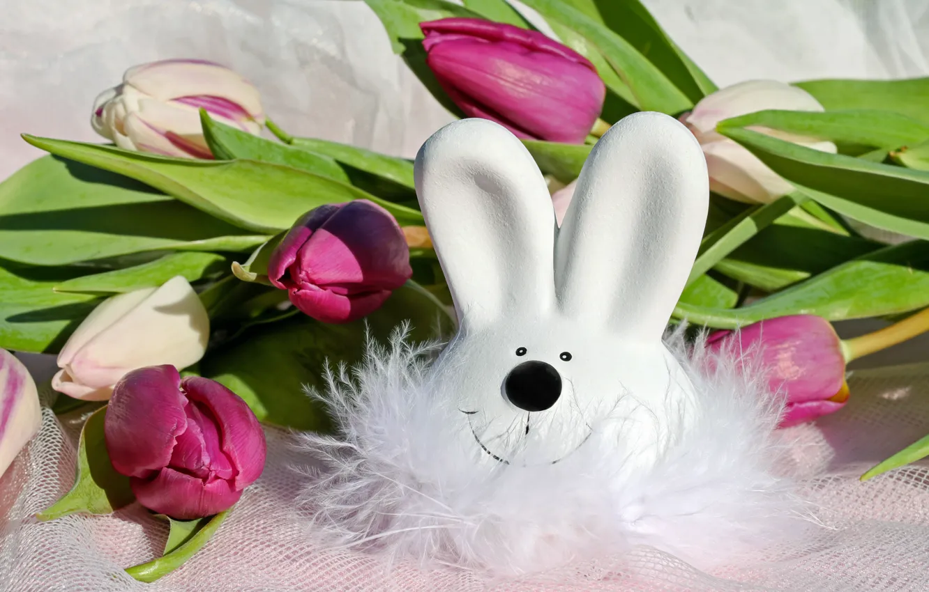Photo wallpaper white, flowers, smile, holiday, toy, bouquet, spring, feathers