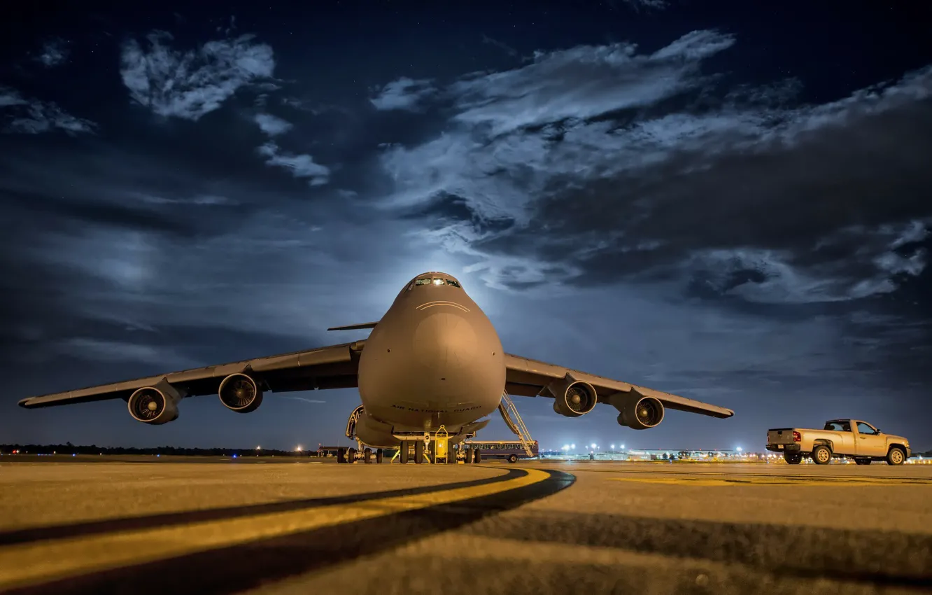 Photo wallpaper night, the plane, the airfield, Lockheed, strategic, runway, C-5 Galaxy, Air National Guard