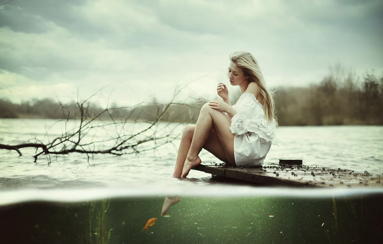 Photo wallpaper girl, lake, the situation, goldfish