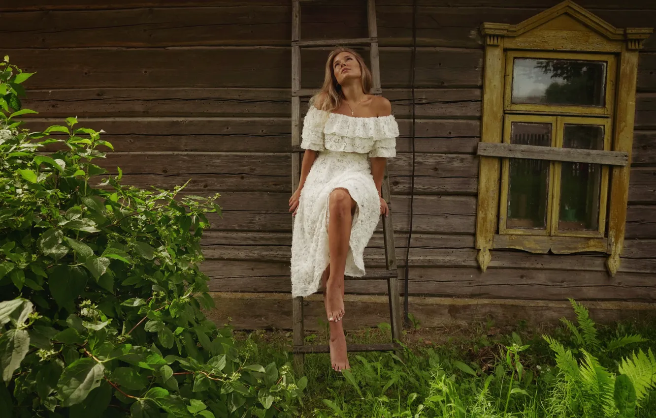 Photo wallpaper girl, house, dress, legs, photo, barefoot, model, mood