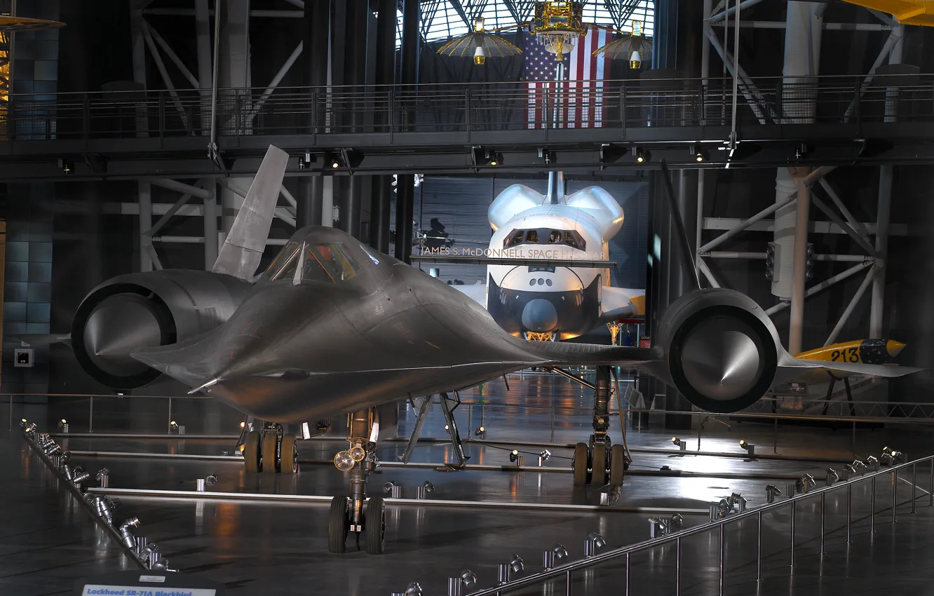 Photo wallpaper the plane, Museum, Shuttle, Aeronautics, exhibit, SR-71A