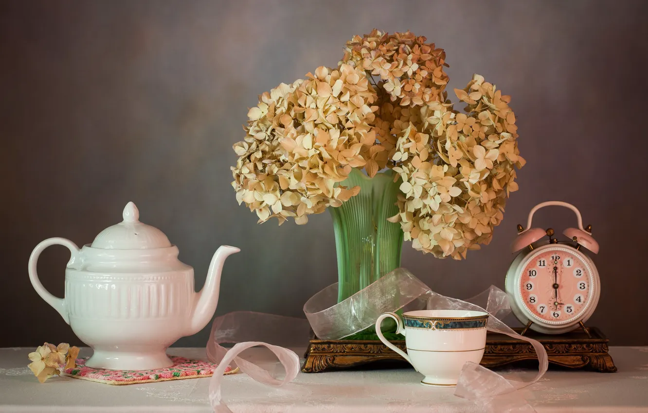 Photo wallpaper bouquet, kettle, alarm clock, hydrangea