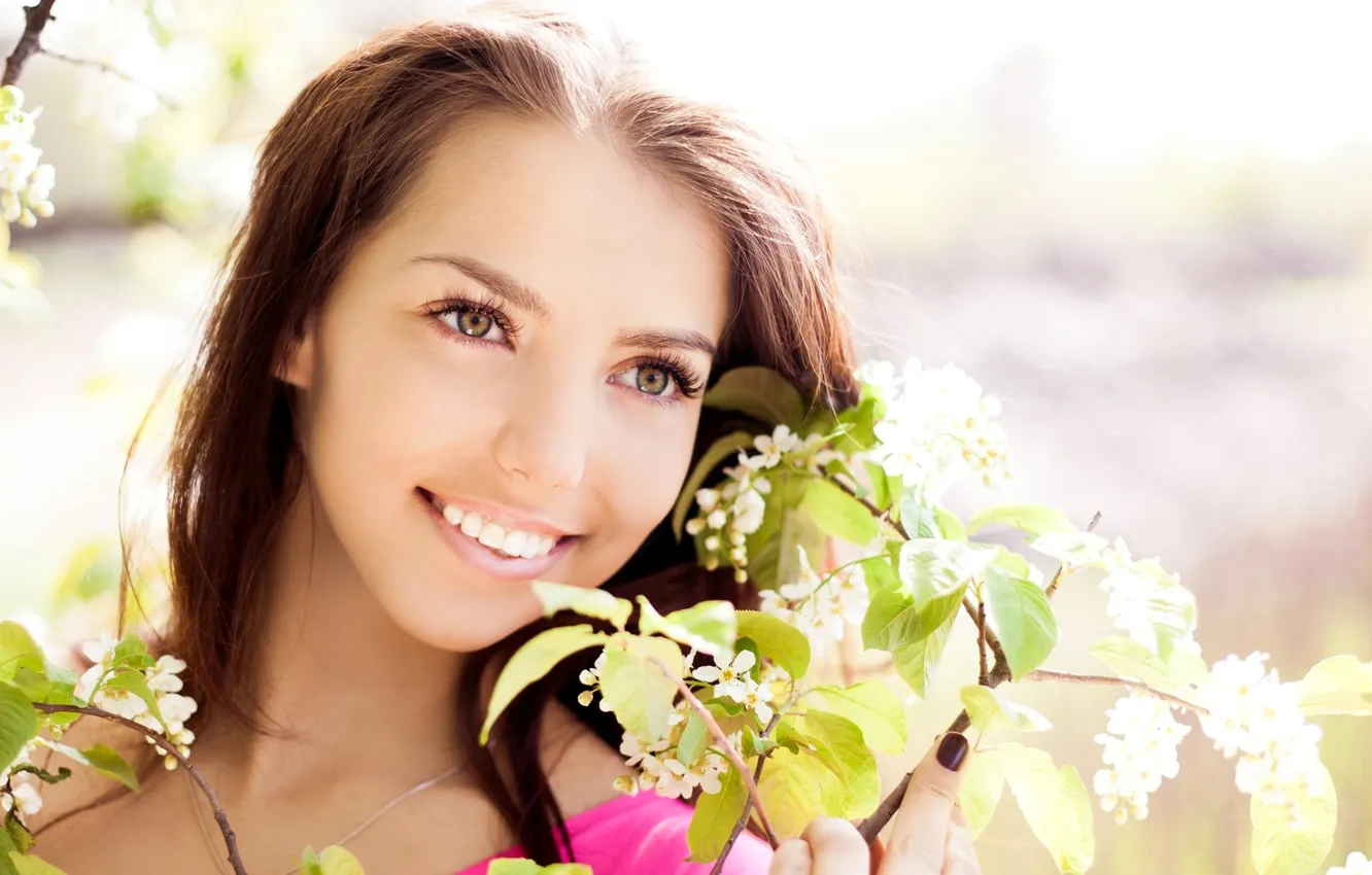 Photo wallpaper flowers, face, smile, model, spring, garden, brunette