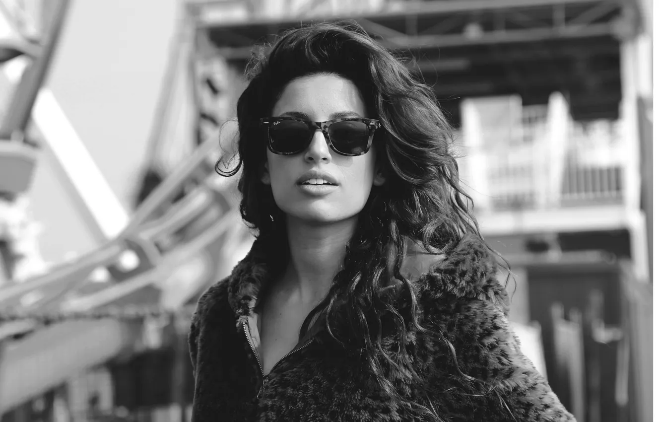 Photo wallpaper pose, makeup, figure, actress, glasses, black and white, Tania Raymonde, Tanya Raymond