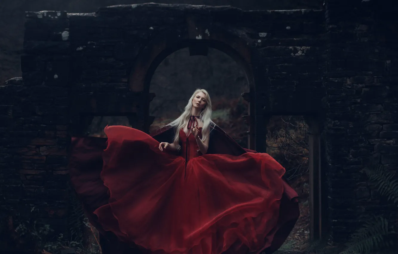 Photo wallpaper girl, the ruins, red dress, Princess, Maria Amanda, Bird Man, Snow White's Reign
