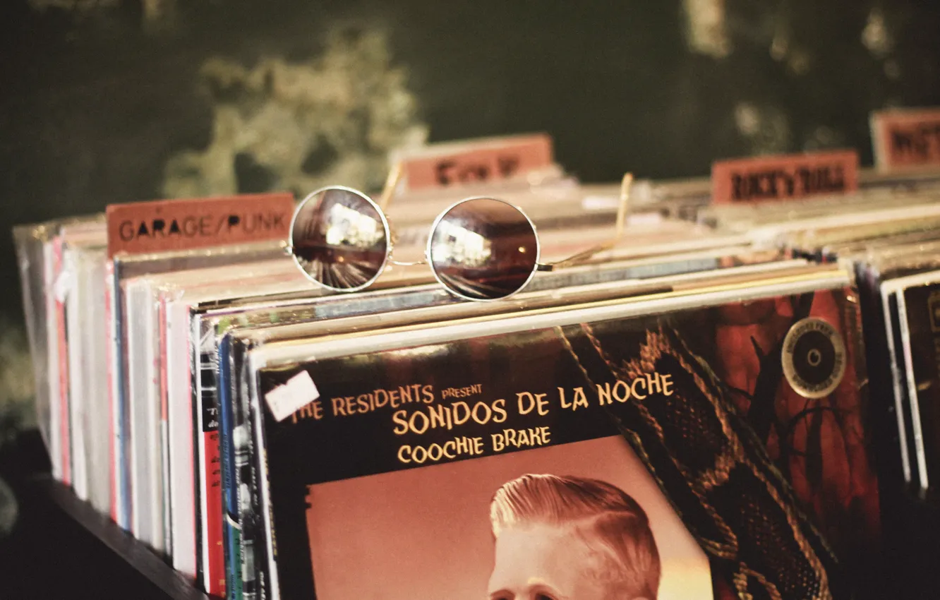 Photo wallpaper music, glasses, records