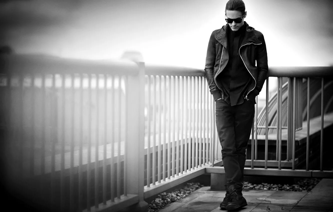 Photo wallpaper fence, glasses, actor, black and white, male, musician, Jared Leto, 30 Seconds to Mars