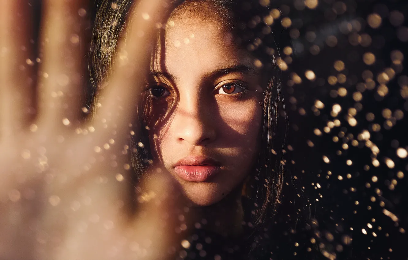 Photo wallpaper look, girl, face, hands, brown eyes