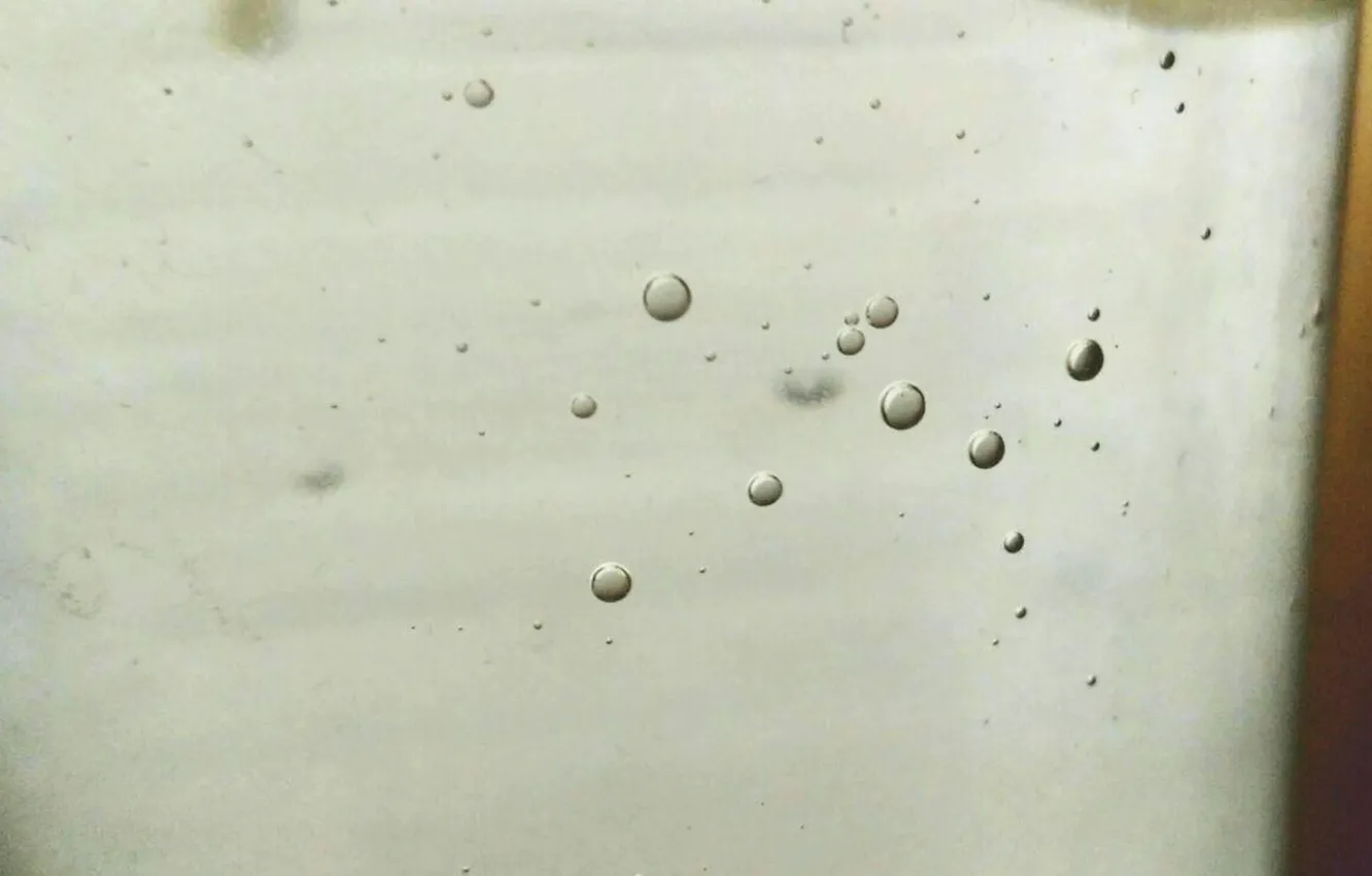 Photo wallpaper water, bottle, air bubbles