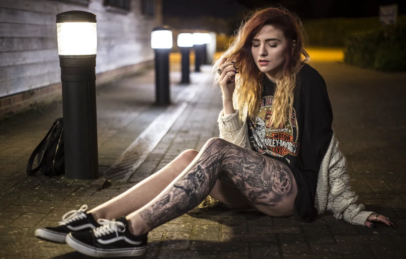 Photo wallpaper girl, street, tattoo