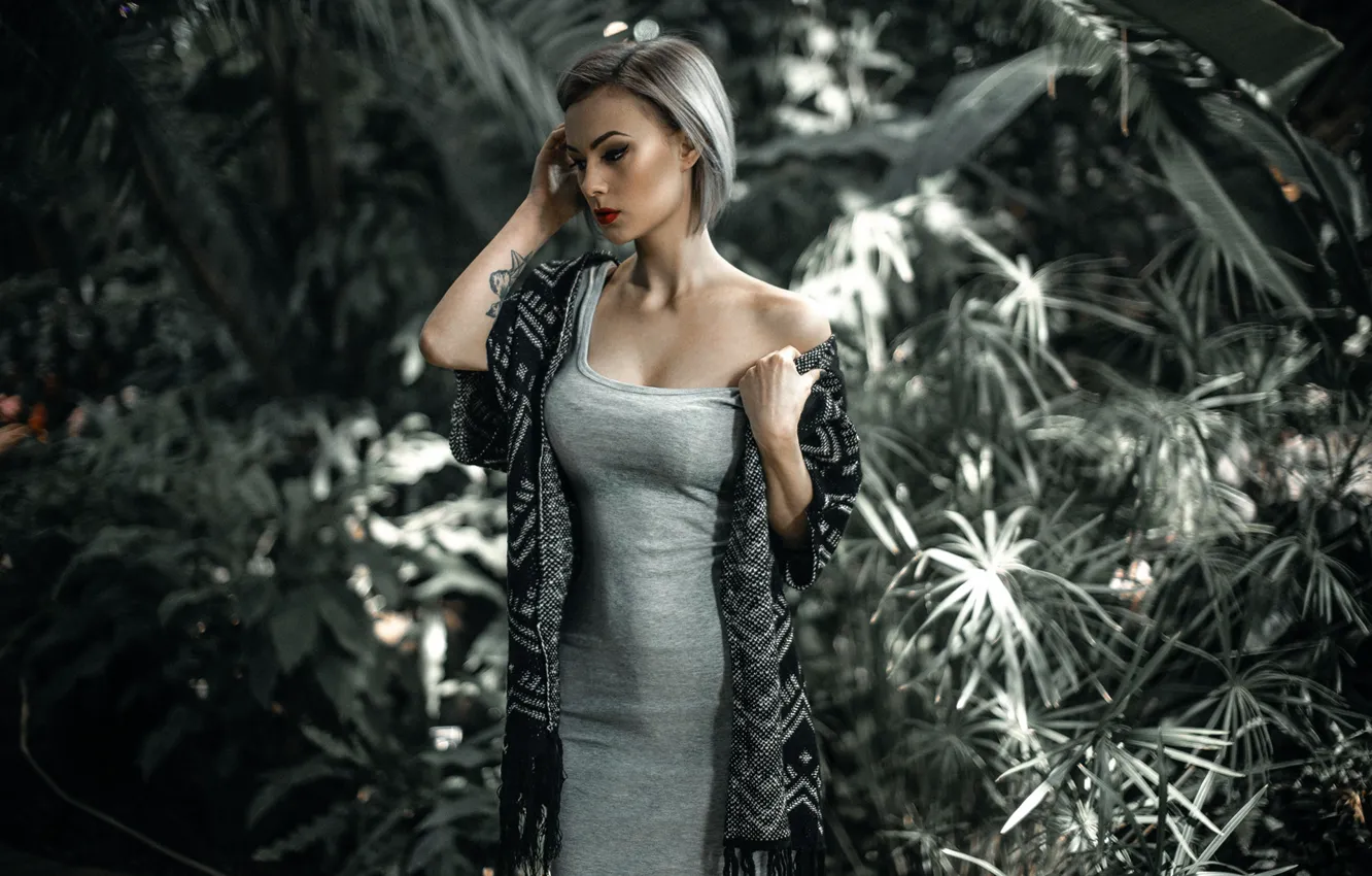 Photo wallpaper makeup, tattoo, sponge