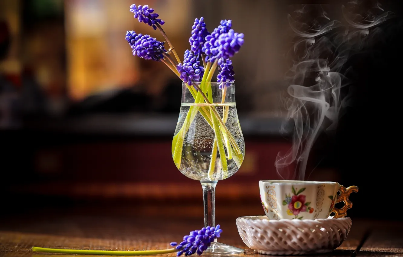 Photo wallpaper purple, glass, water, light, flowers, the dark background, table, tea
